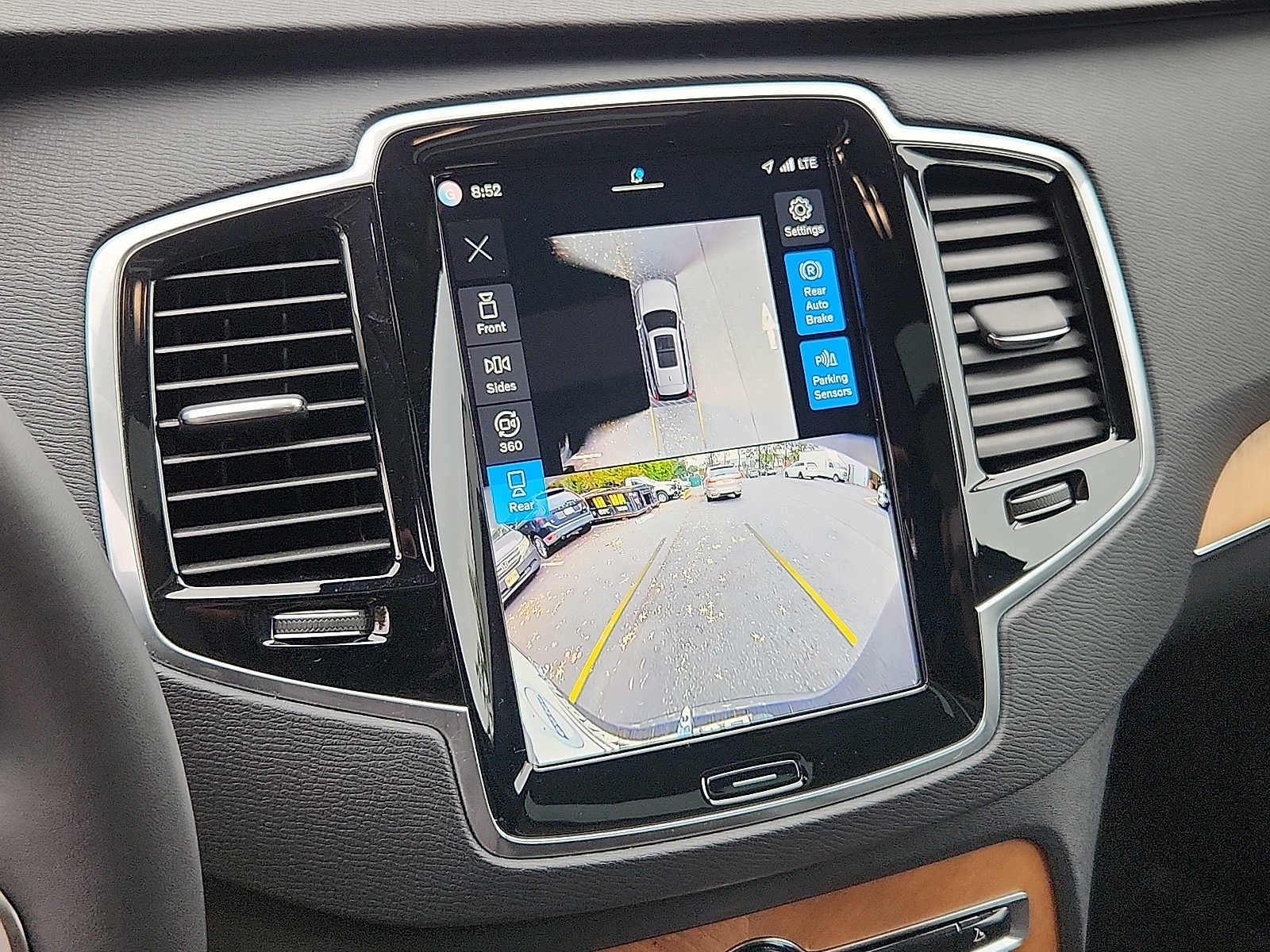 2024 Volvo XC90 Plus Bright Theme