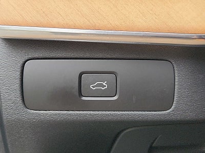 2024 Volvo XC90 Plus Bright Theme