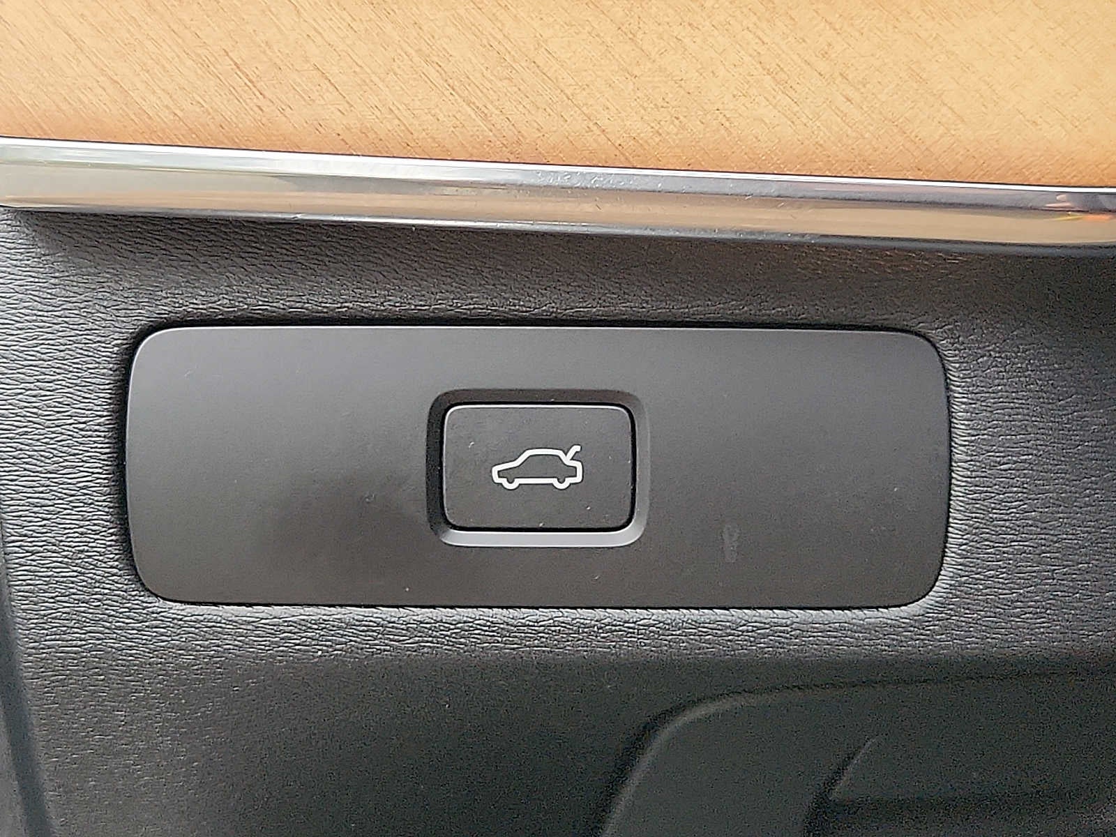 2024 Volvo XC90 Plus Bright Theme