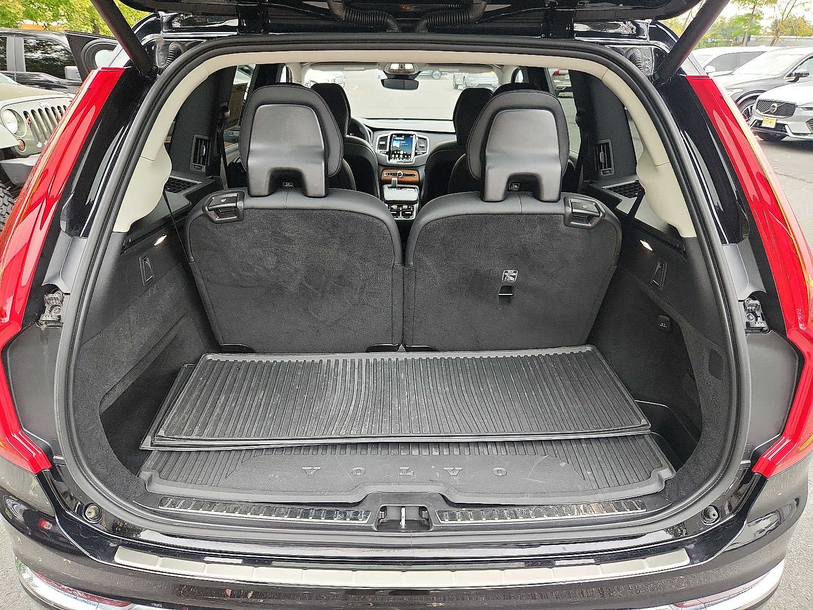 2024 Volvo XC90 Plus Bright Theme