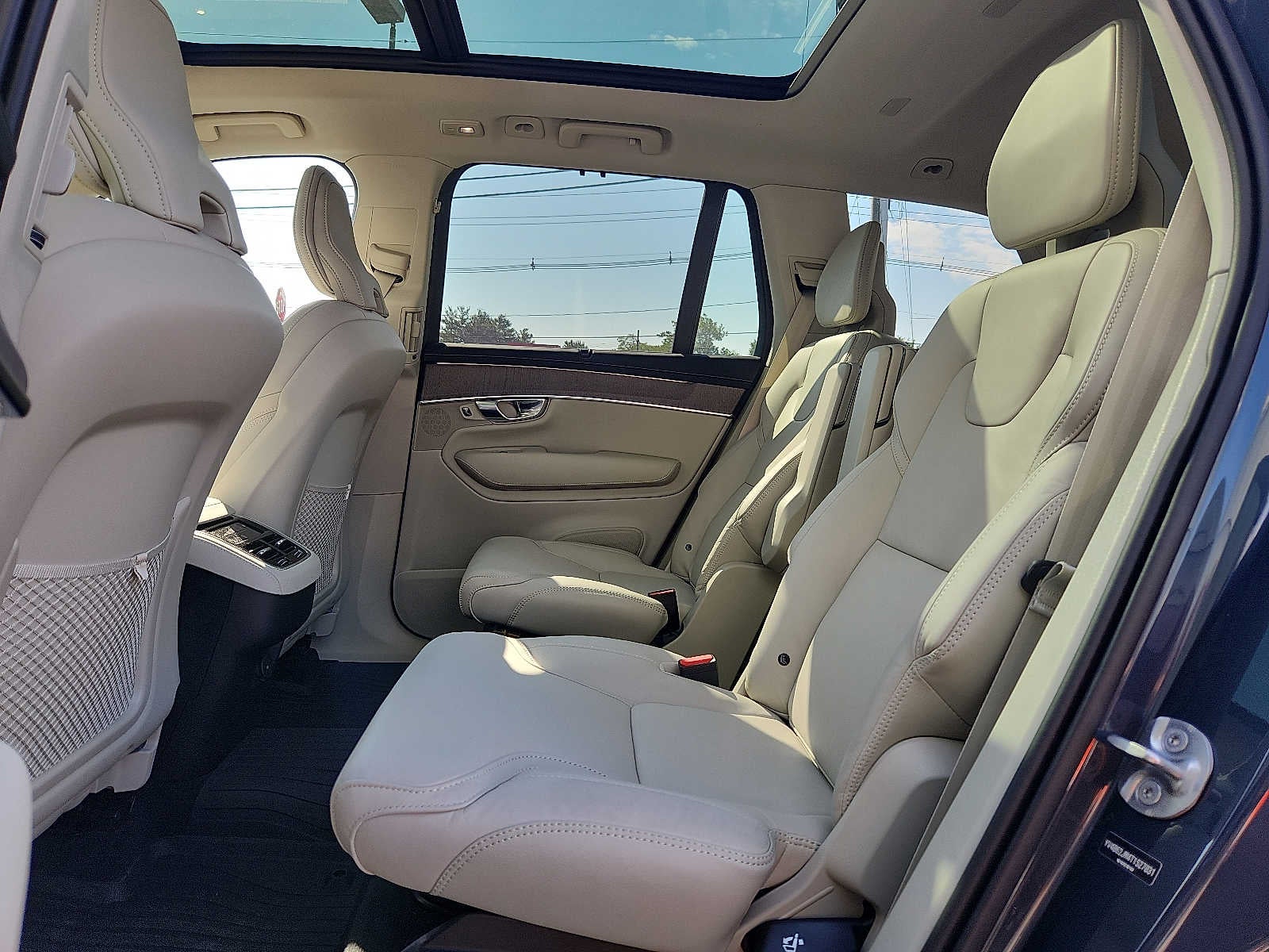 2026 Volvo XC90 Ultra Dark Theme