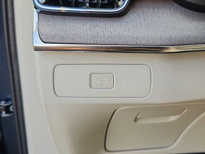 2026 Volvo XC90 Ultra Dark Theme