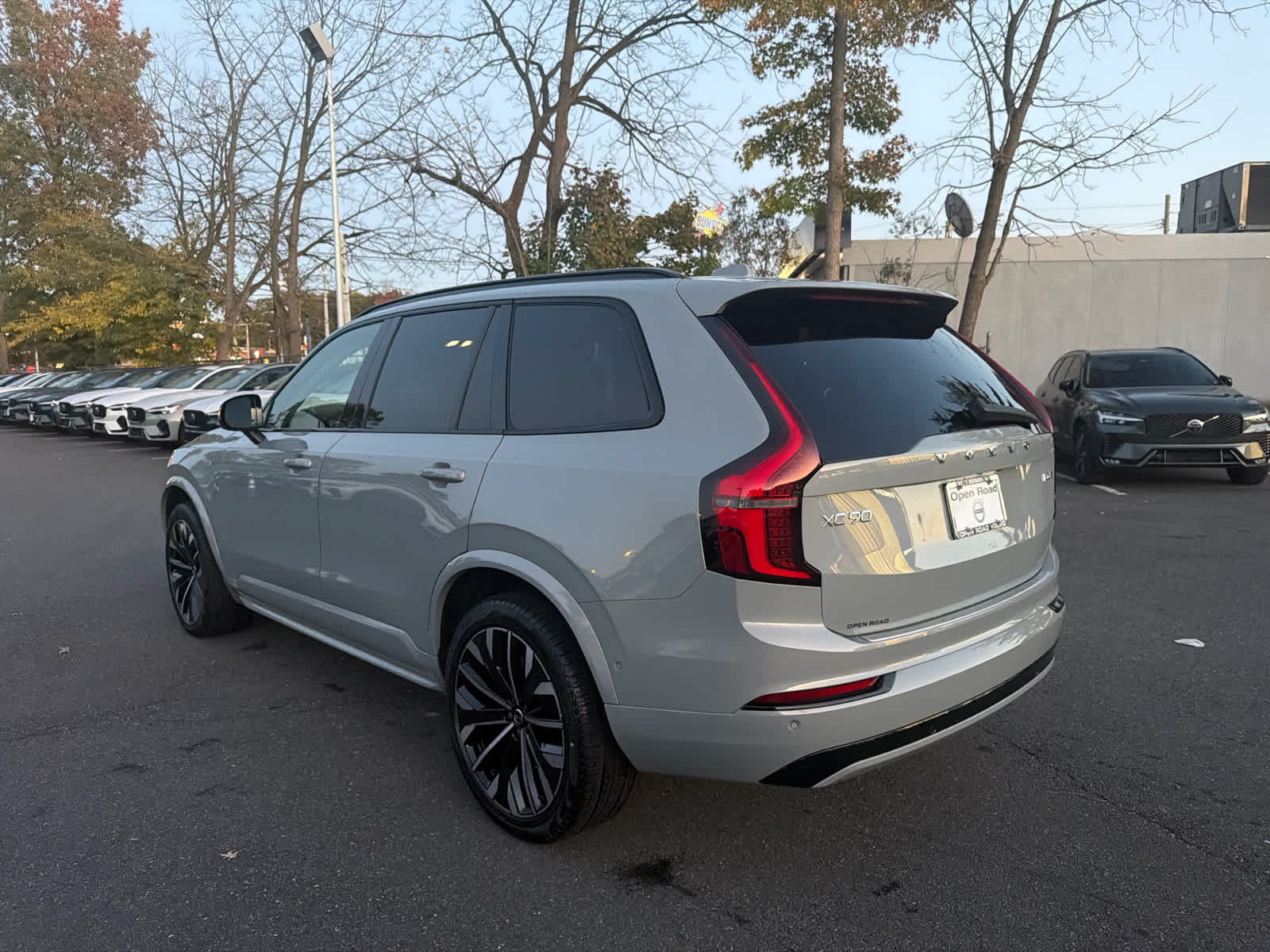 2027 Volvo XC90 Ultra Dark Theme