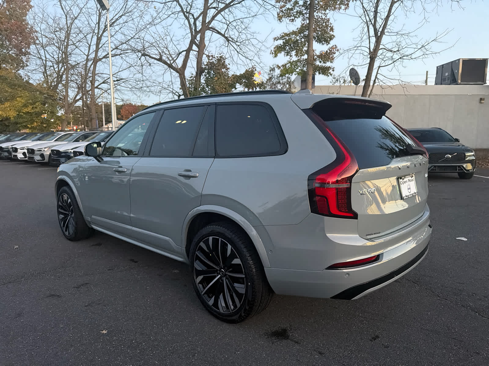 2027 Volvo XC90 Ultra Dark Theme