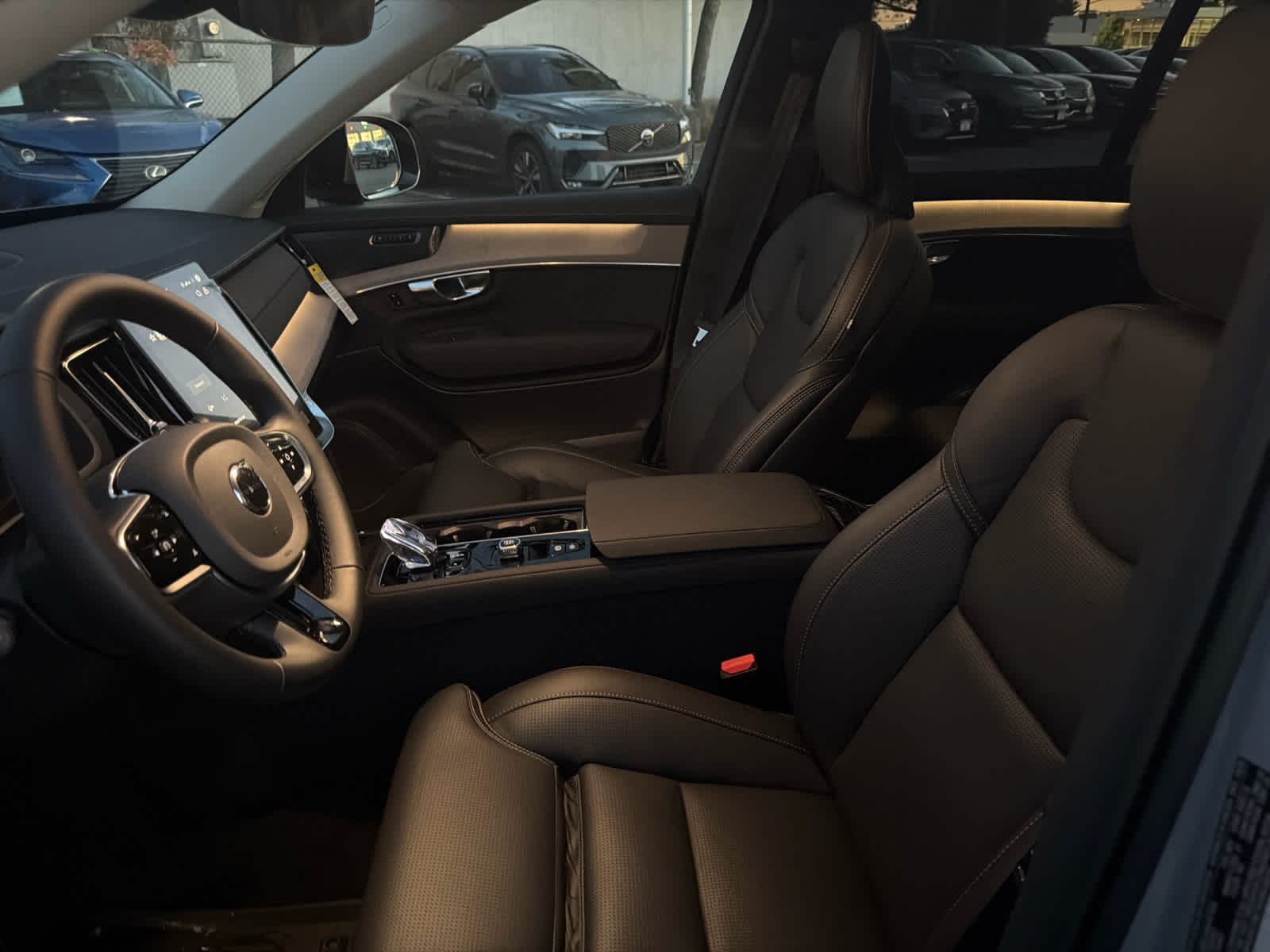 2027 Volvo XC90 Ultra Dark Theme
