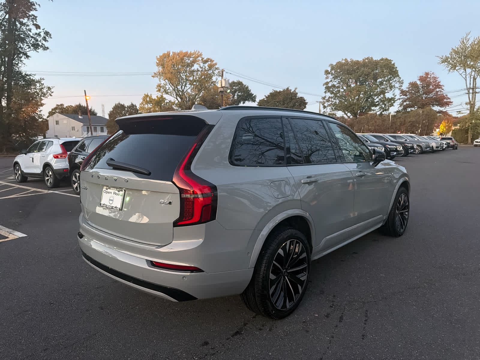 2027 Volvo XC90 Ultra Dark Theme