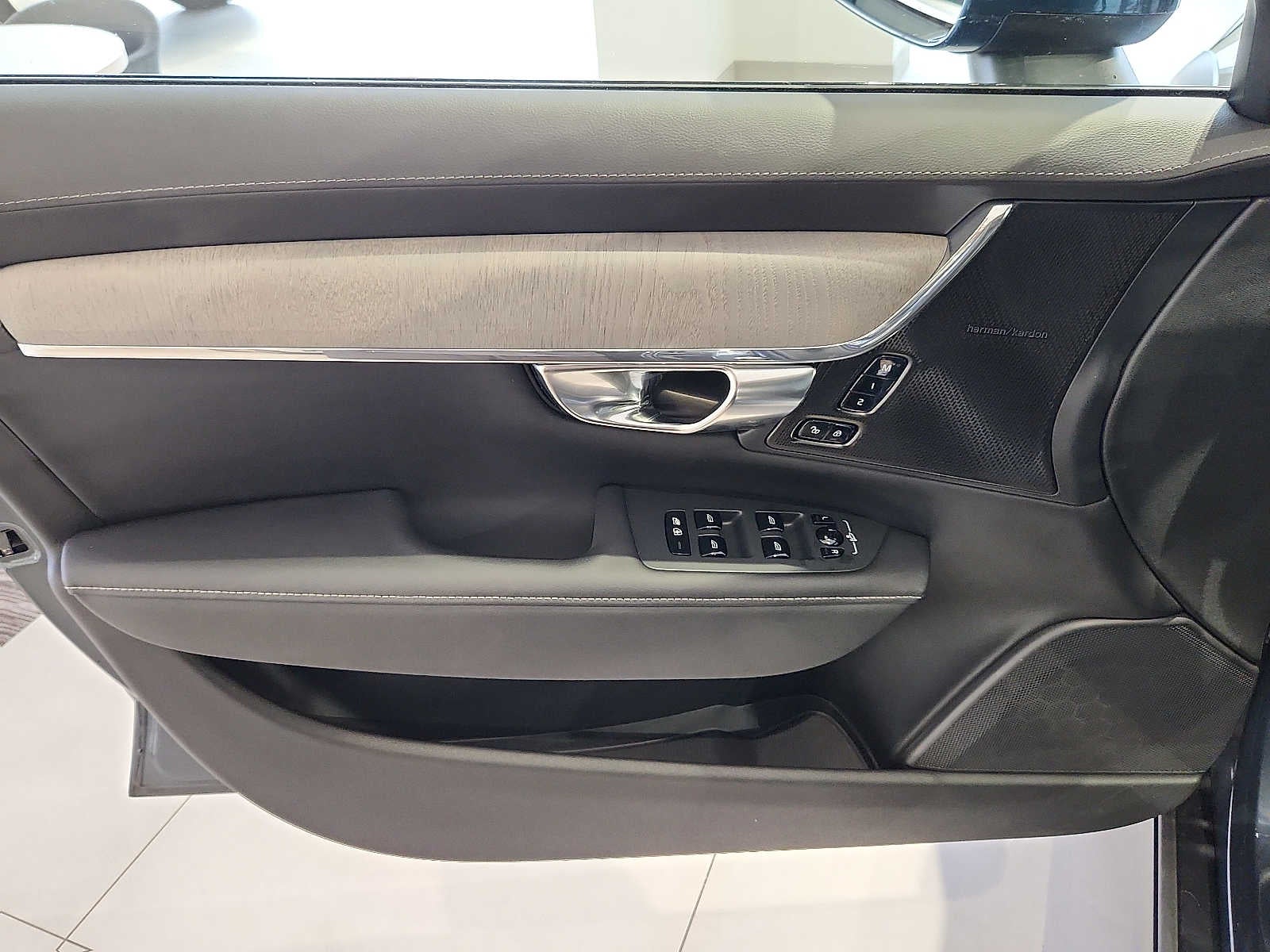 2025 Volvo V90 Cross Country Ultra