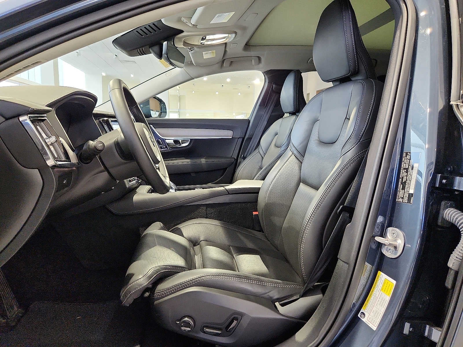 2025 Volvo V90 Cross Country Ultra