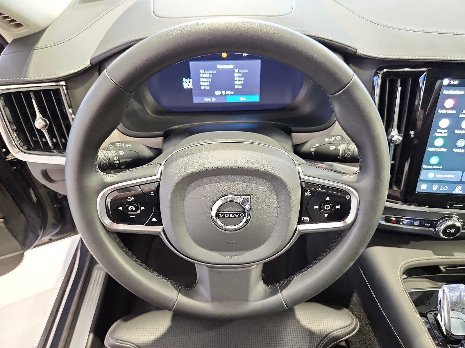 2025 Volvo V90 Cross Country Ultra
