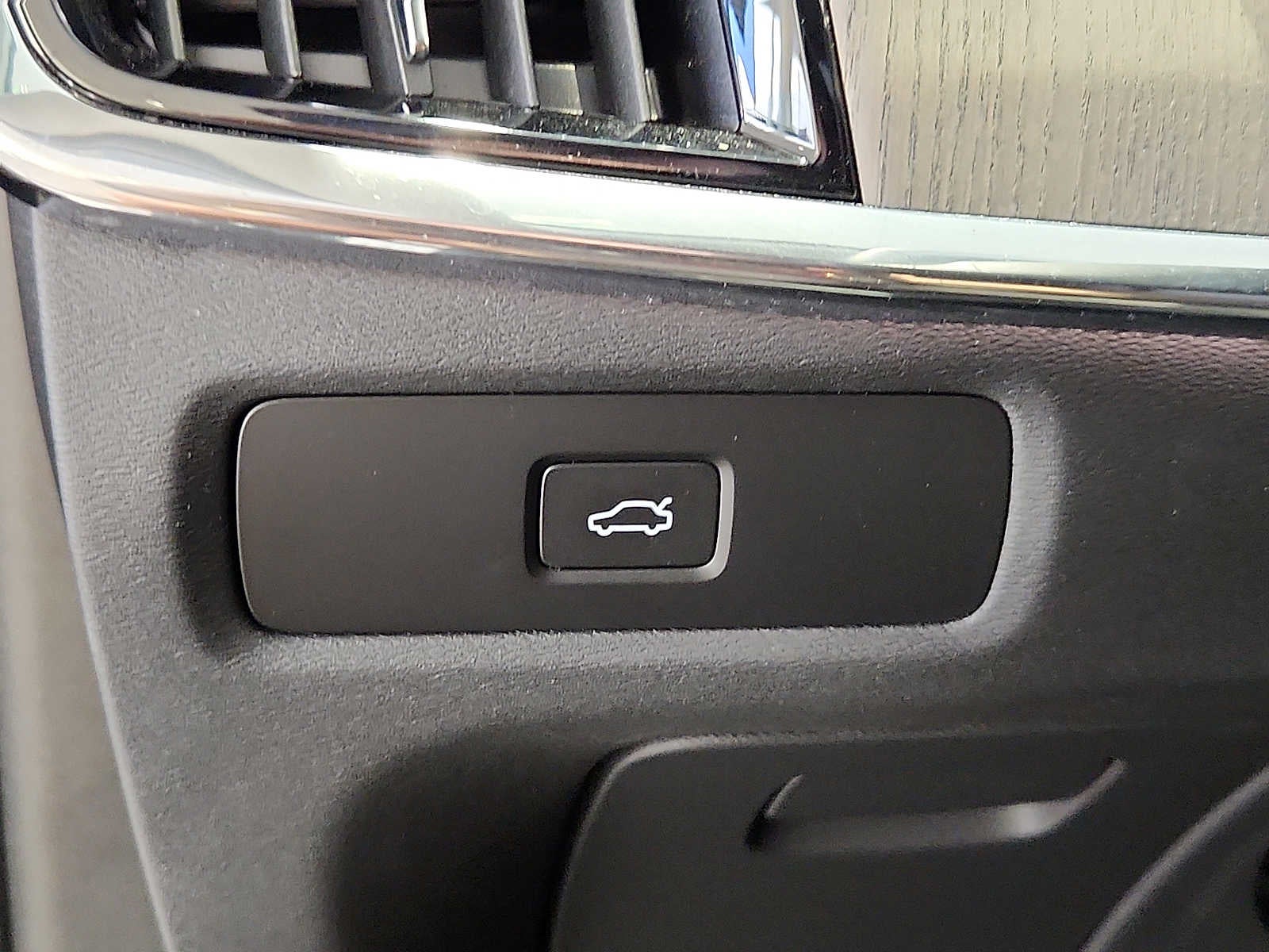 2025 Volvo V90 Cross Country Ultra