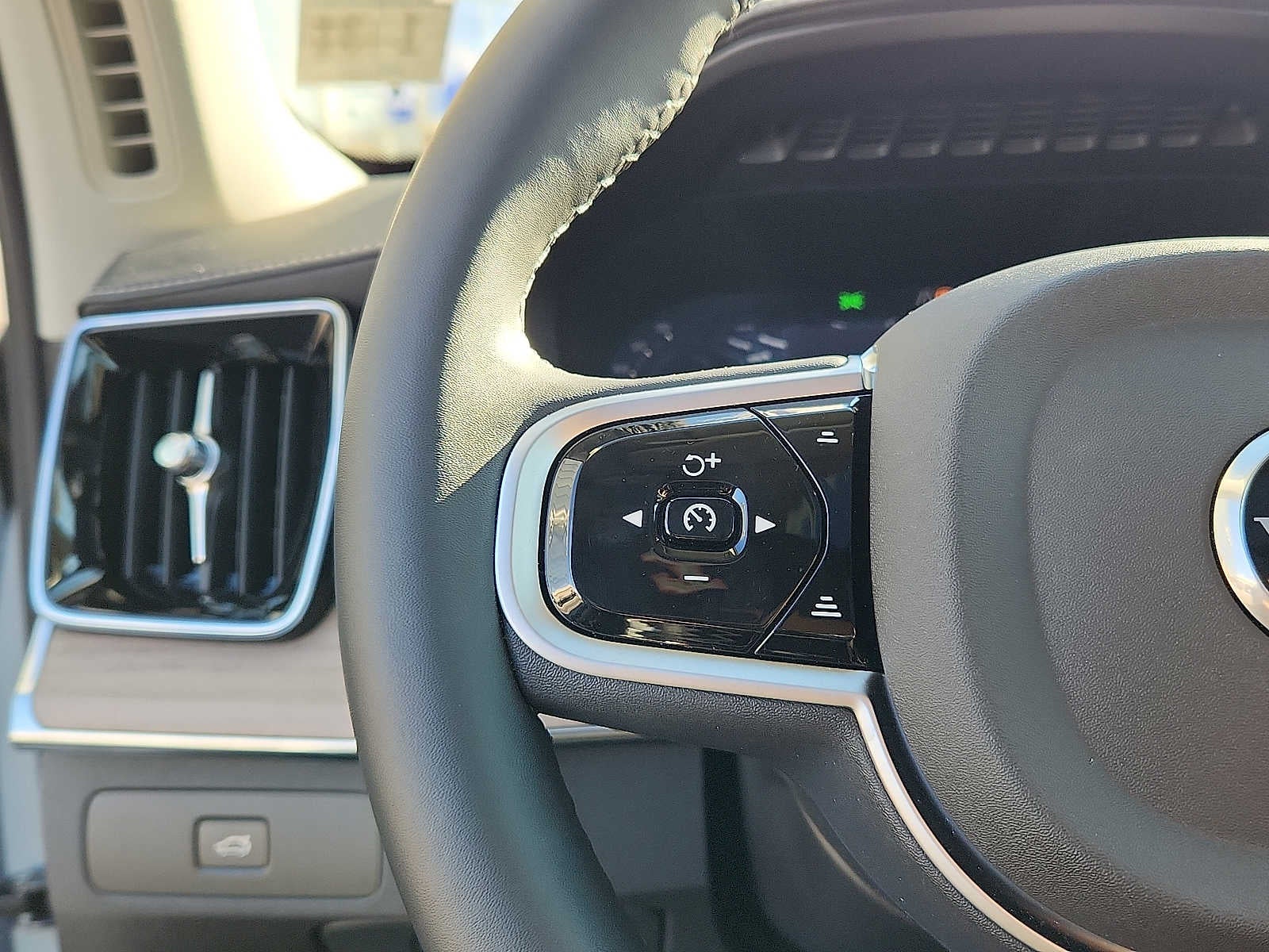 2026 Volvo XC90 Plus