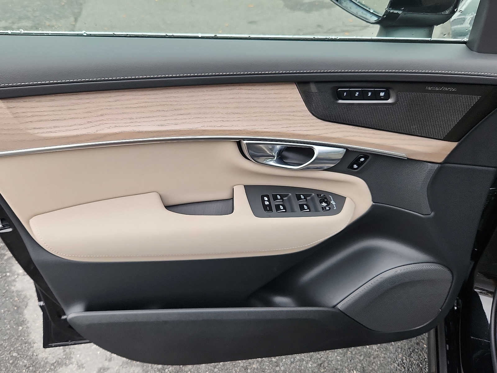 2026 Volvo XC90 Plus - Photo 12