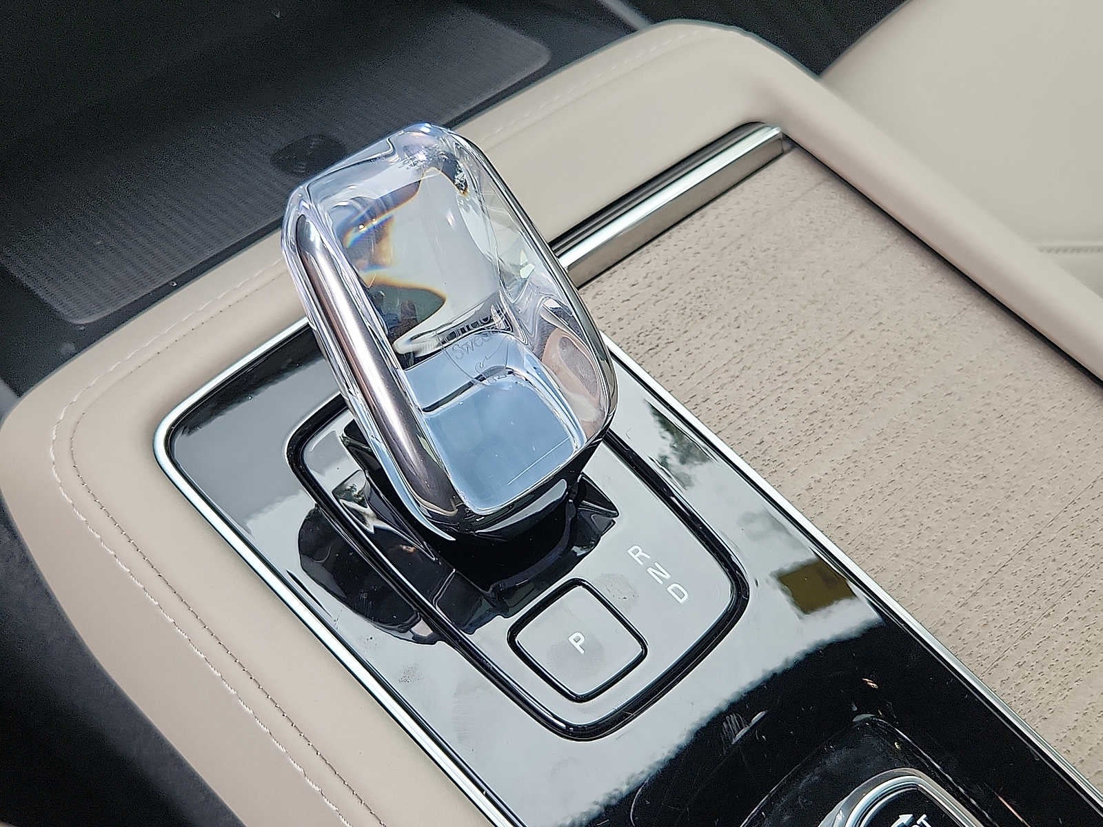 2026 Volvo XC90 Plus - Photo 14