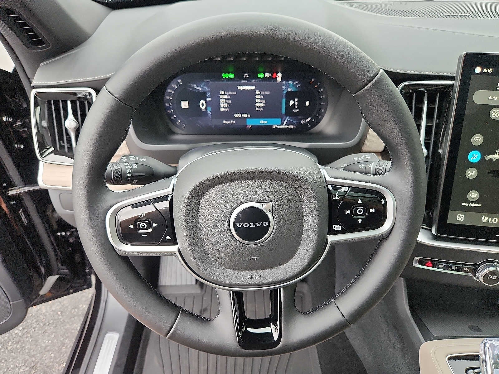 2026 Volvo XC90 Plus - Photo 19