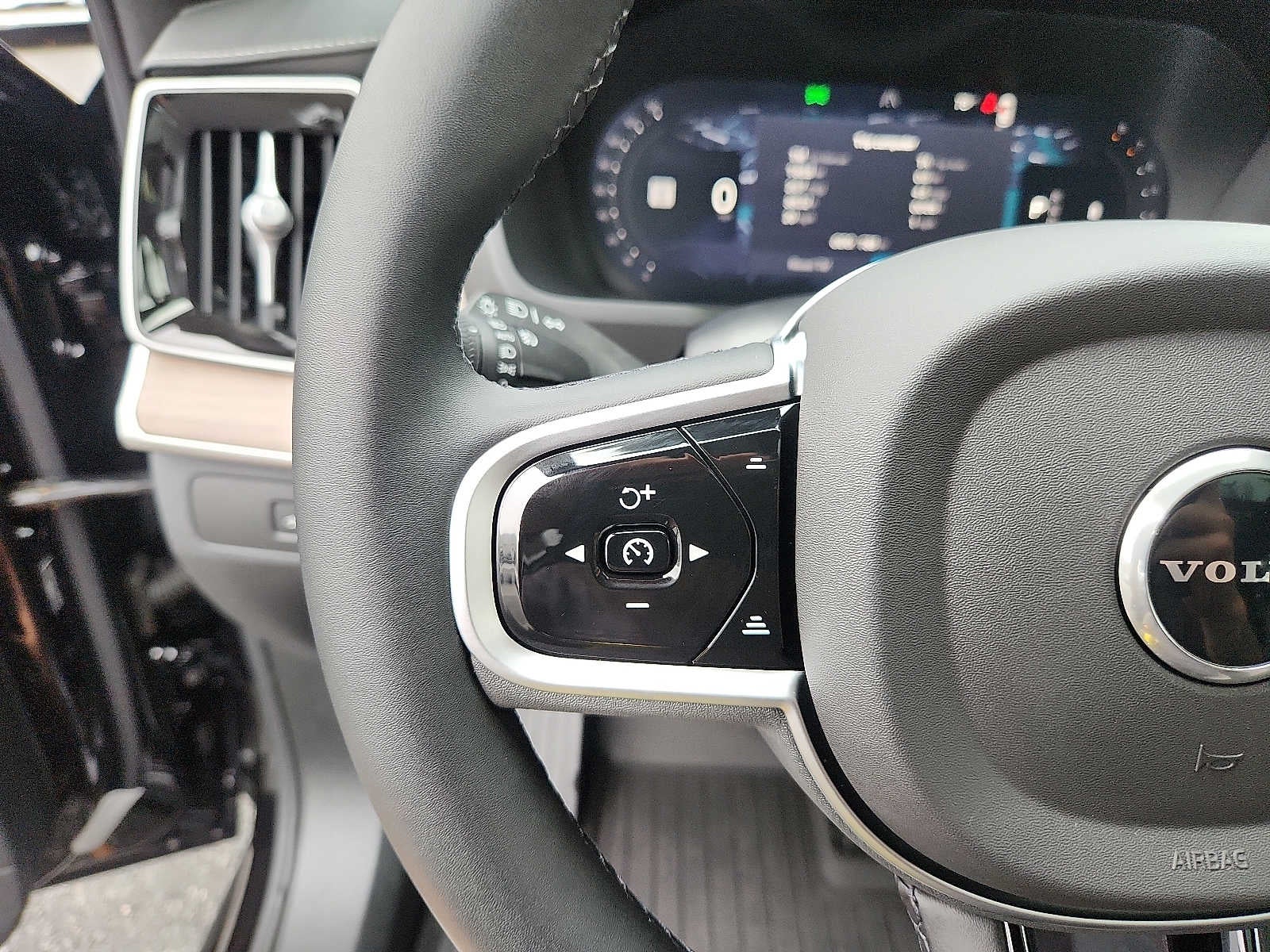 2026 Volvo XC90 Plus - Photo 20