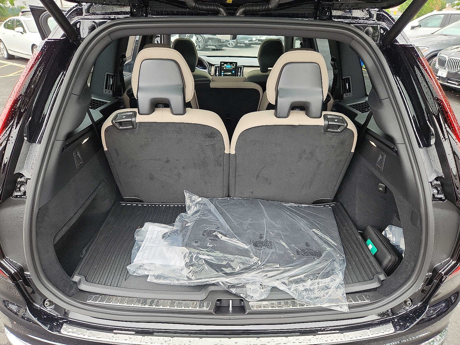 2026 Volvo XC90 Plus - Photo 27