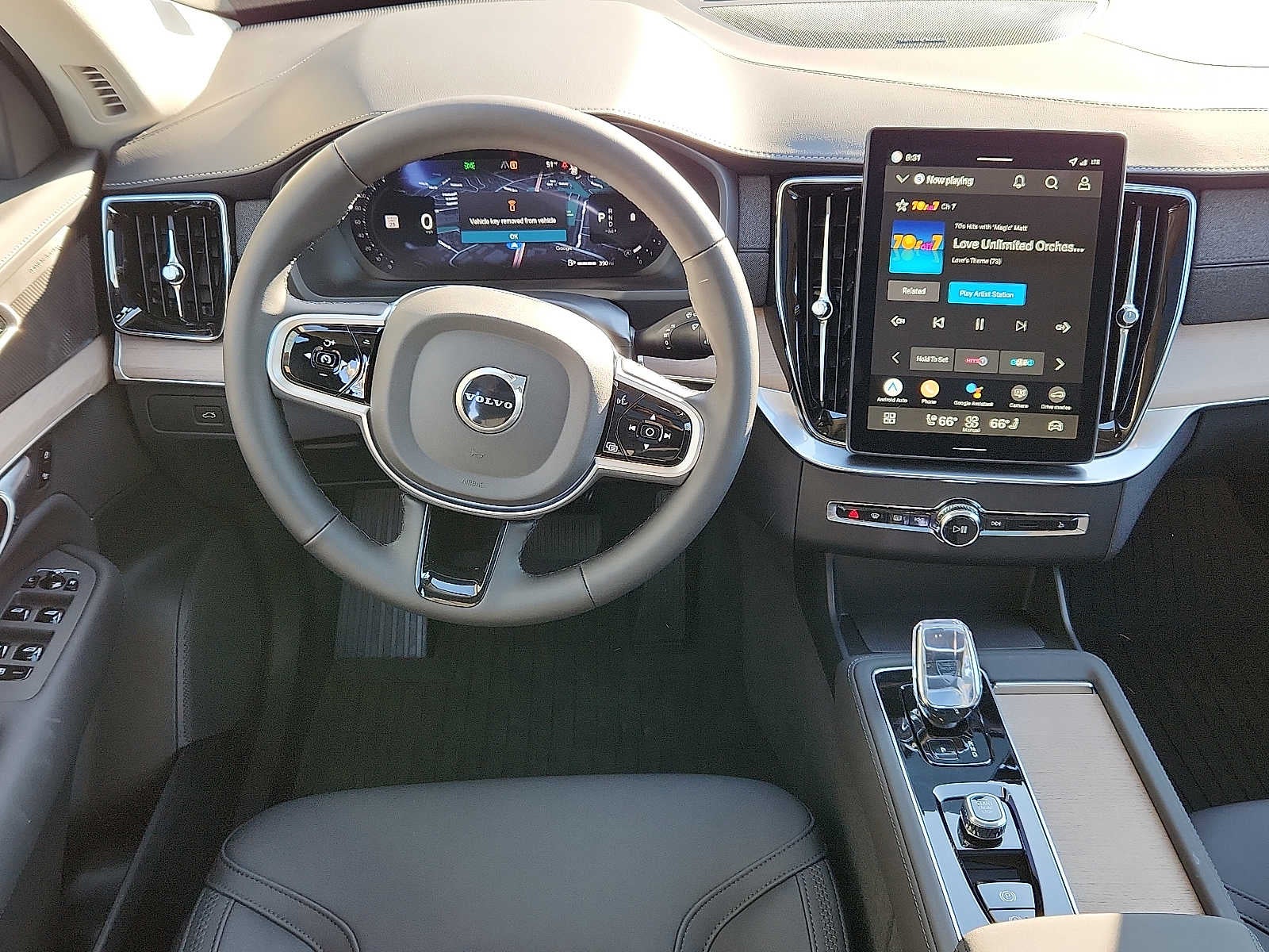 2026 Volvo XC90 Plus