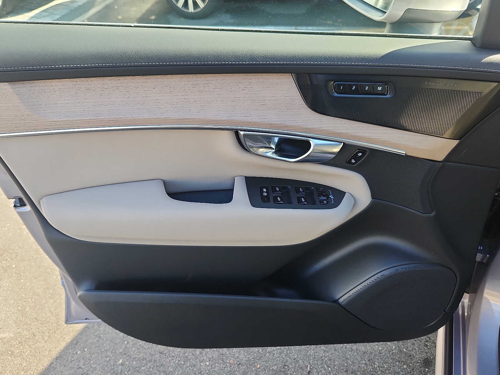 2026 Volvo XC90 Plus