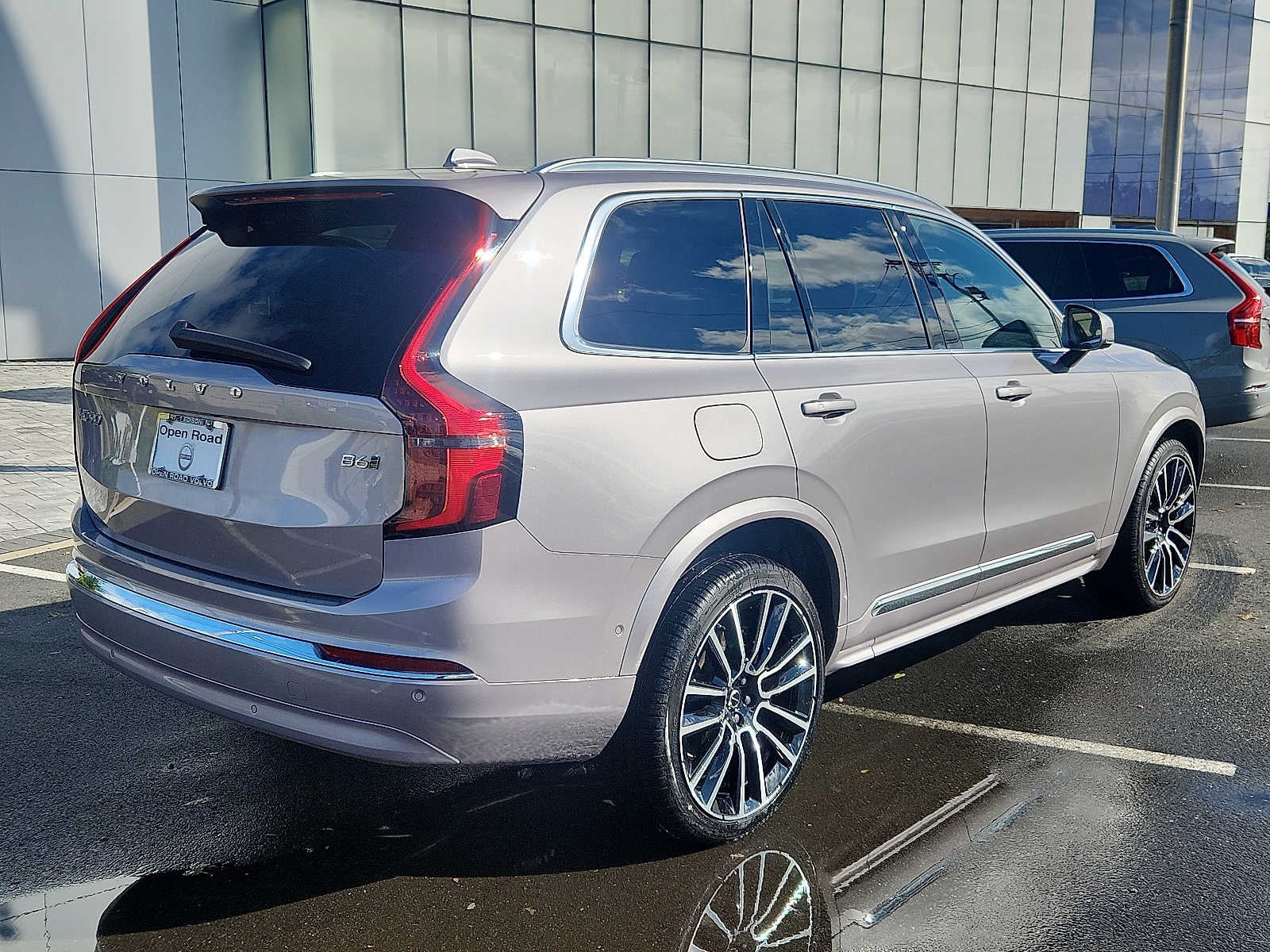 2026 Volvo XC90 Plus
