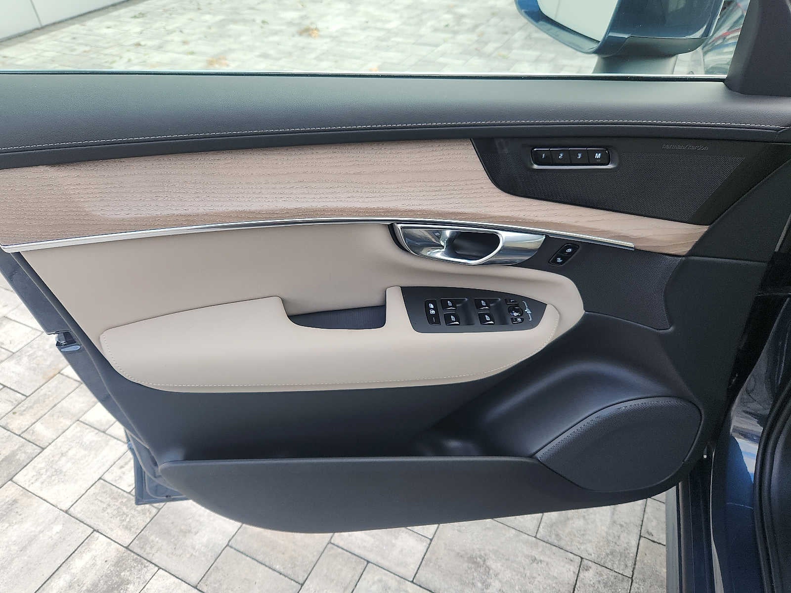 2026 Volvo XC90 Plus