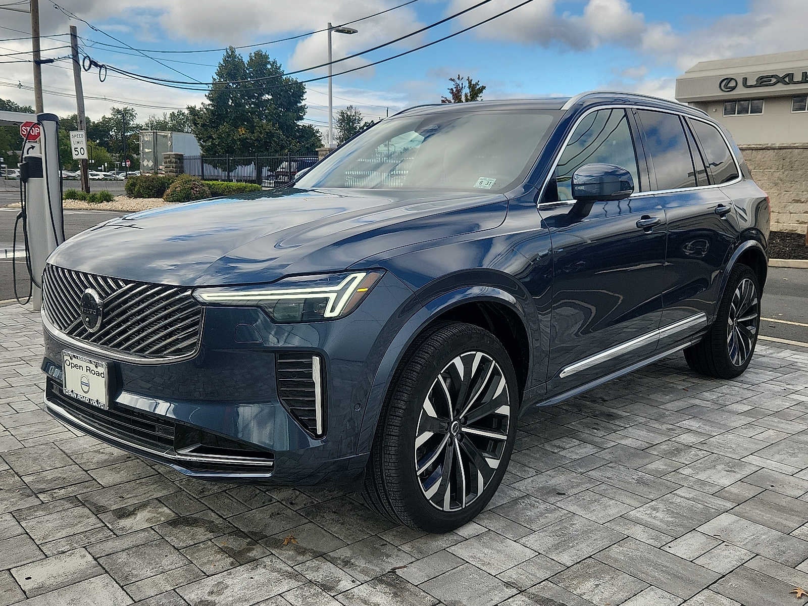 2026 Volvo XC90 Plus