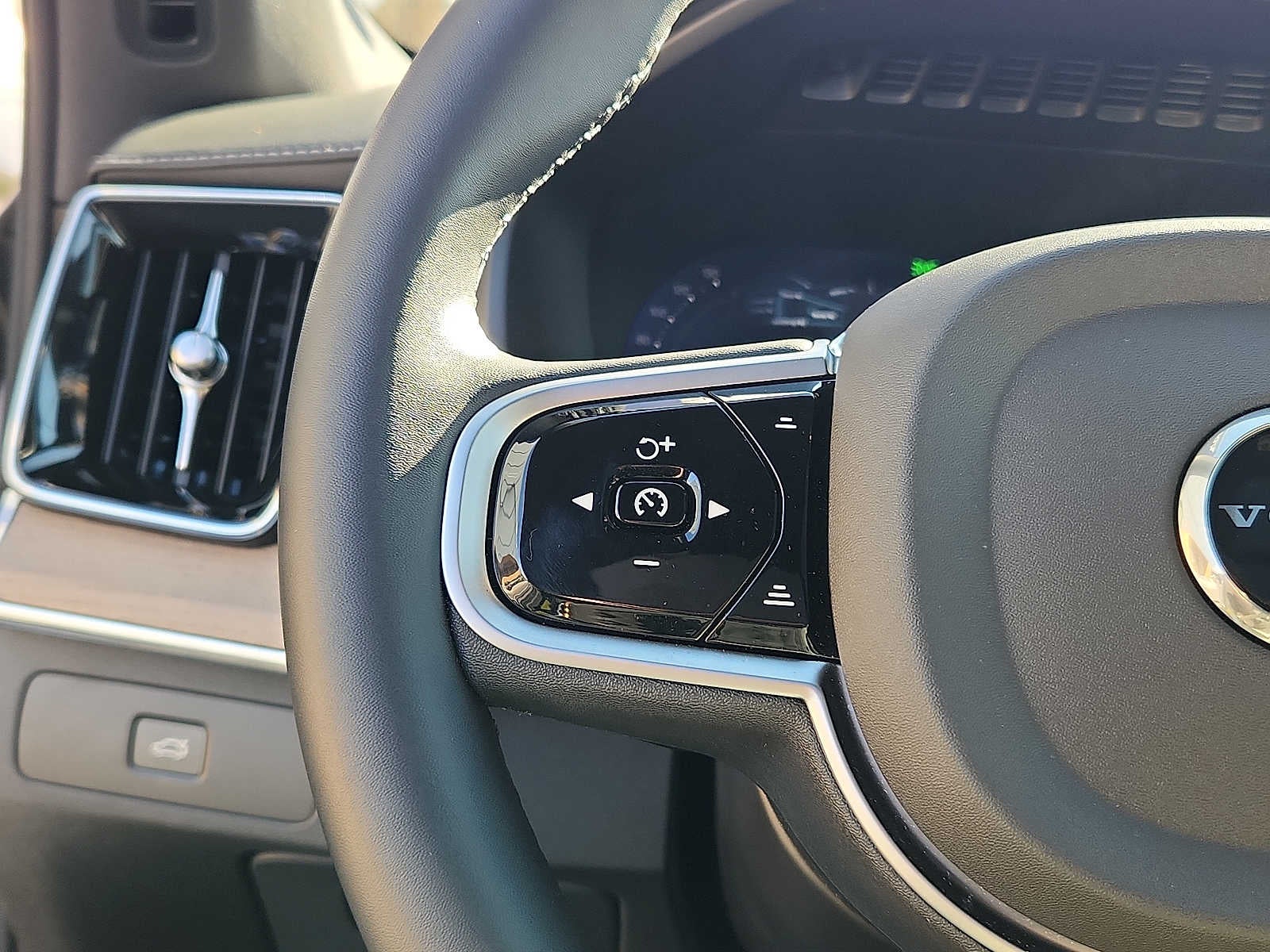 2026 Volvo XC90 Plus