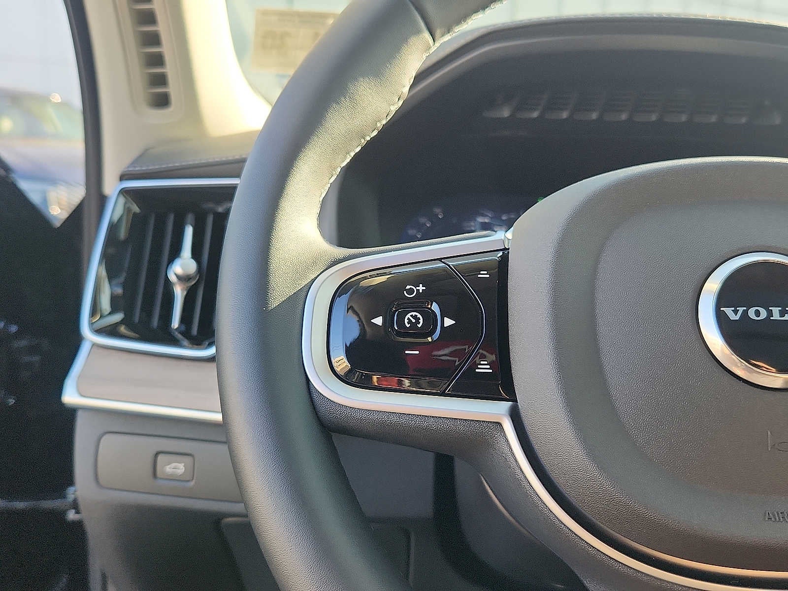 2026 Volvo XC90 Plus