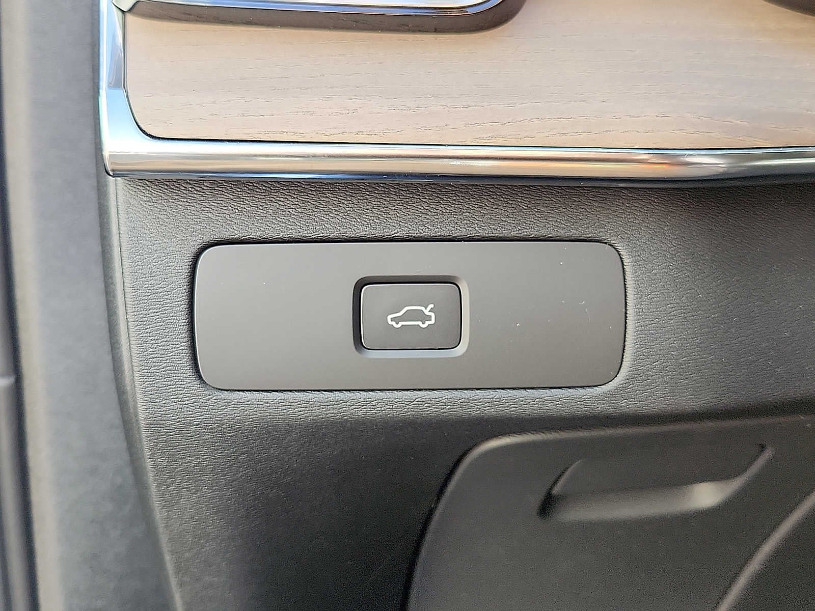 2027 Volvo XC90 Plus