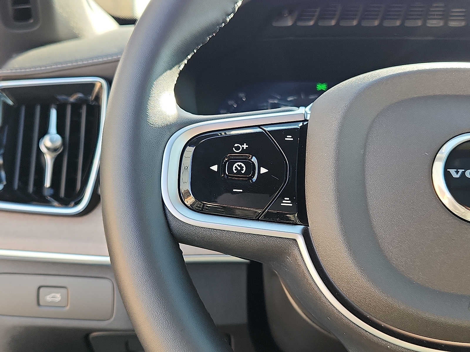 2026 Volvo XC90 Plus