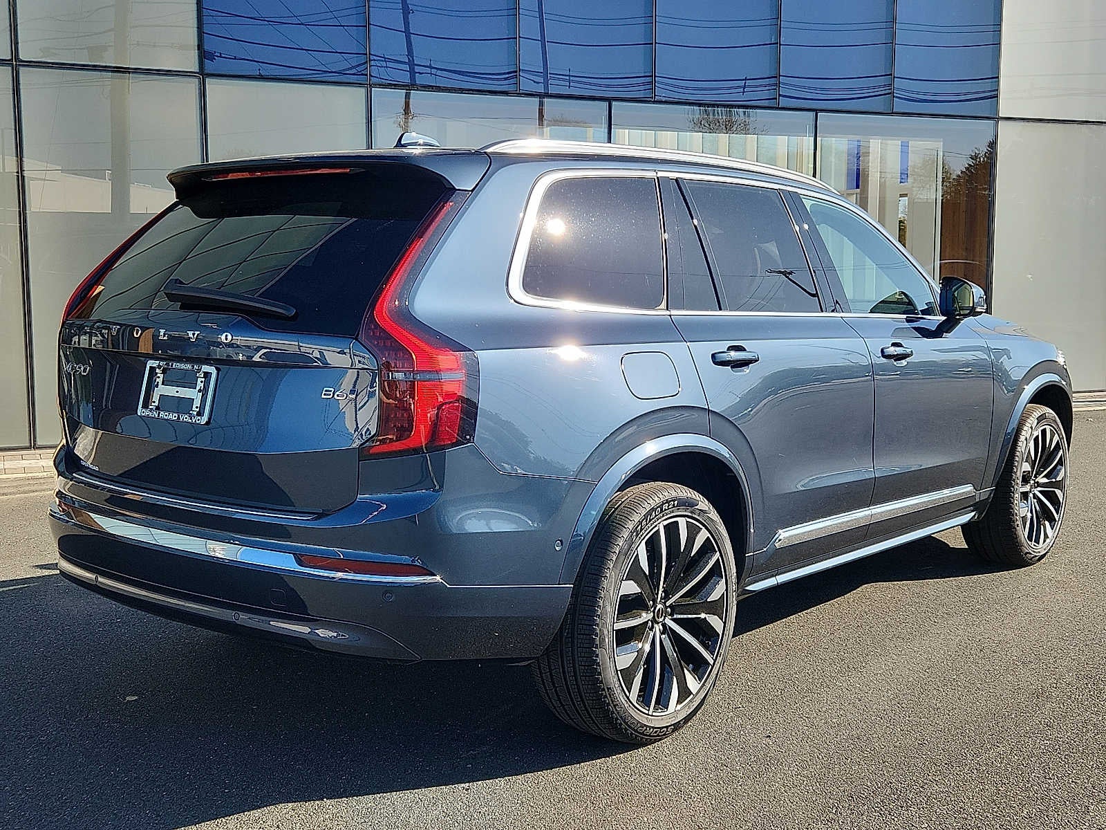 2026 Volvo XC90 Plus