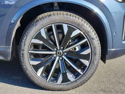 2026 Volvo XC90 Plus