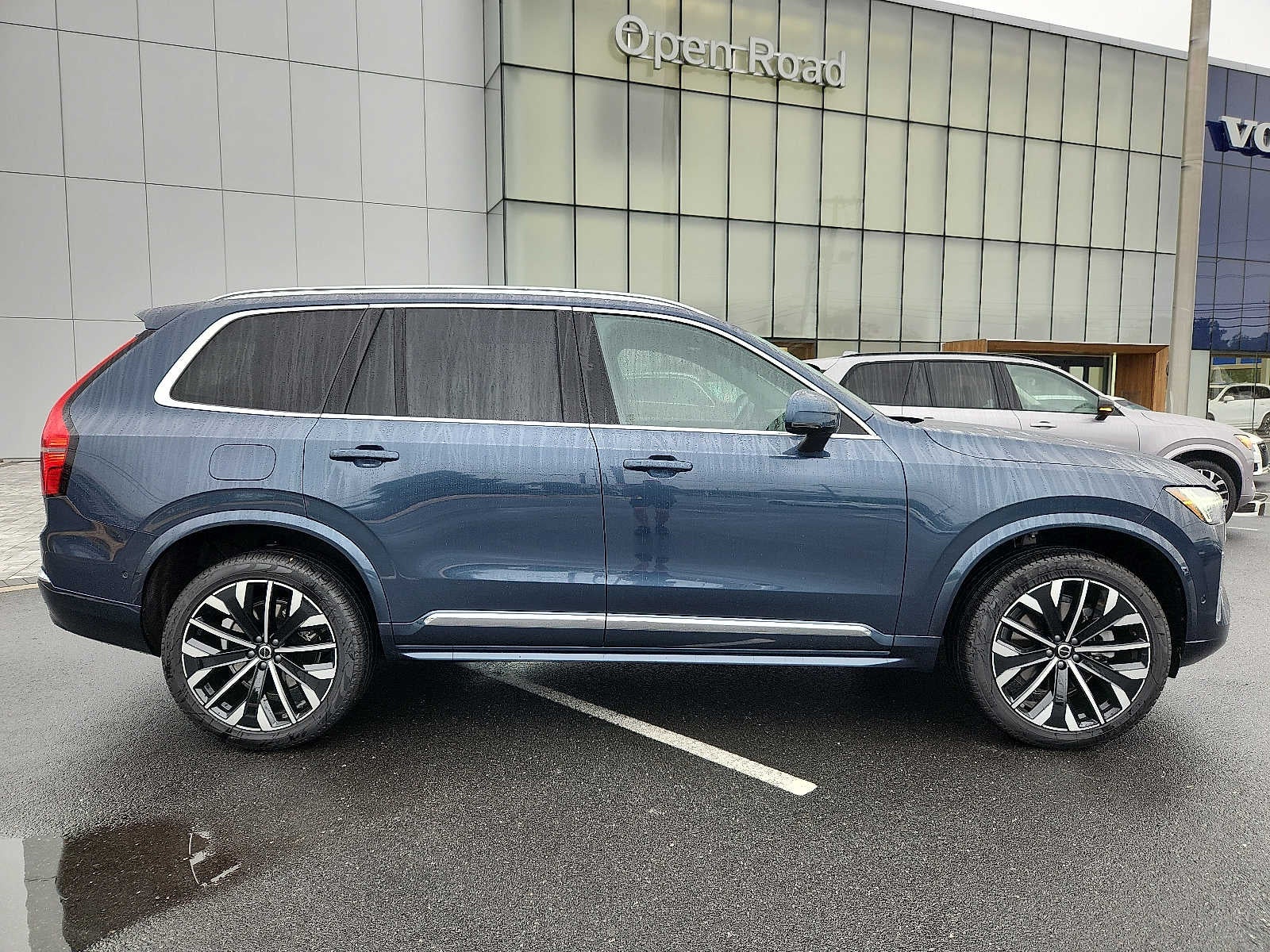 2026 Volvo XC90 Plus