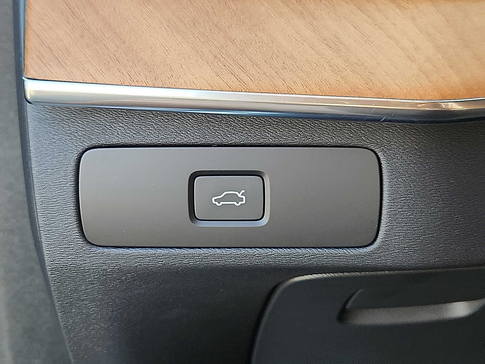 2024 Volvo XC90 Plus Bright Theme