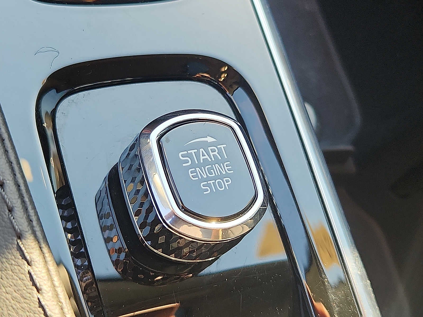 2024 Volvo XC90 Plus Bright Theme