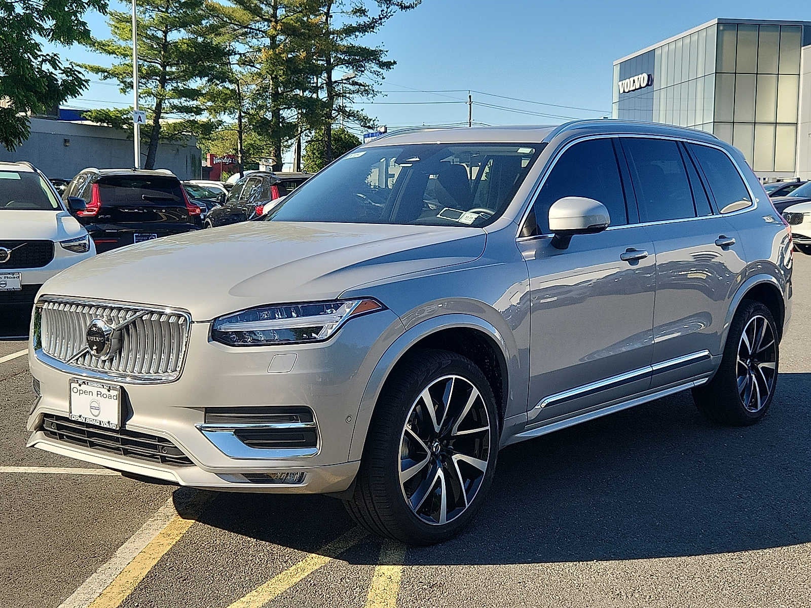 2024 Volvo XC90 Plus Bright Theme