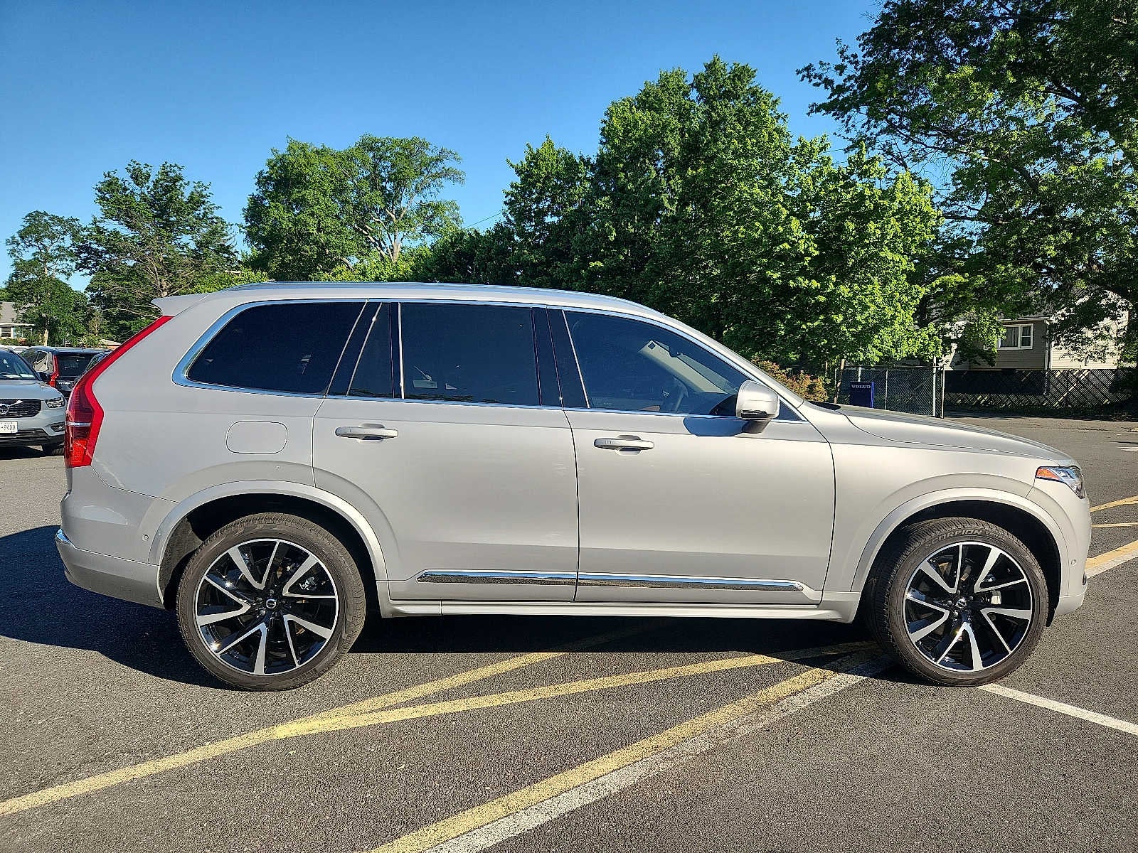 2024 Volvo XC90 Plus Bright Theme