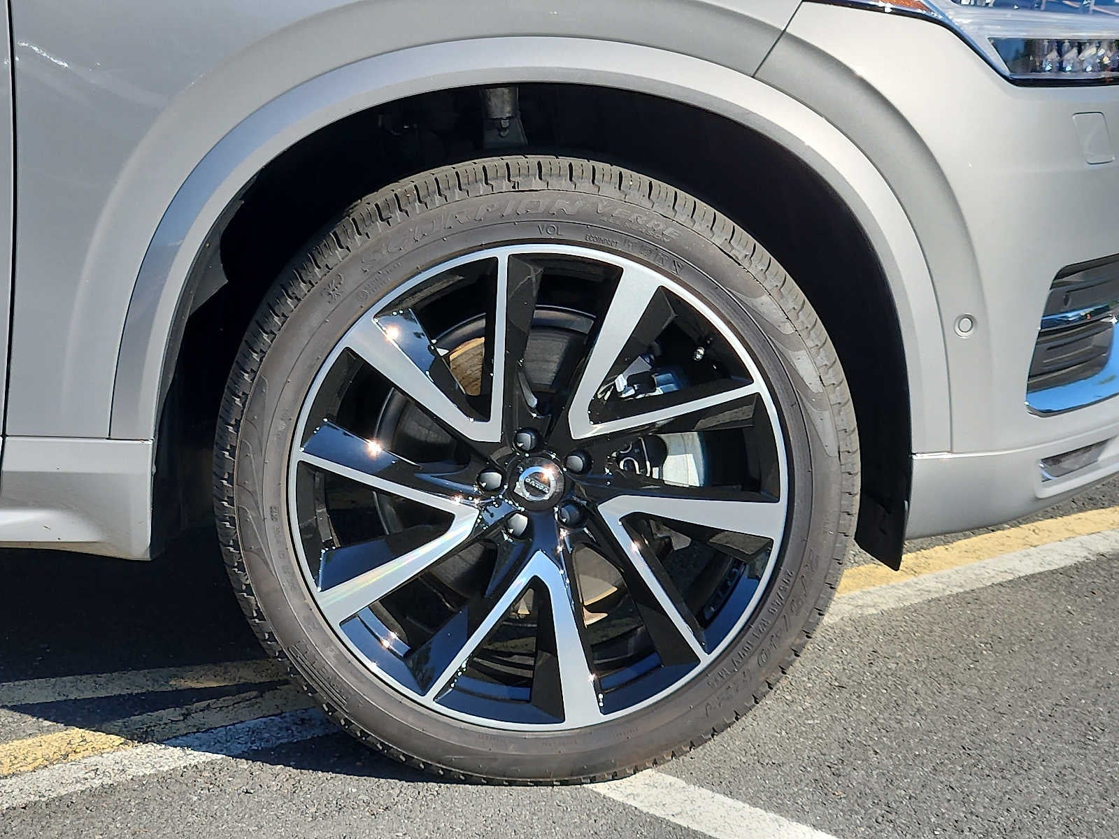 2024 Volvo XC90 Plus Bright Theme
