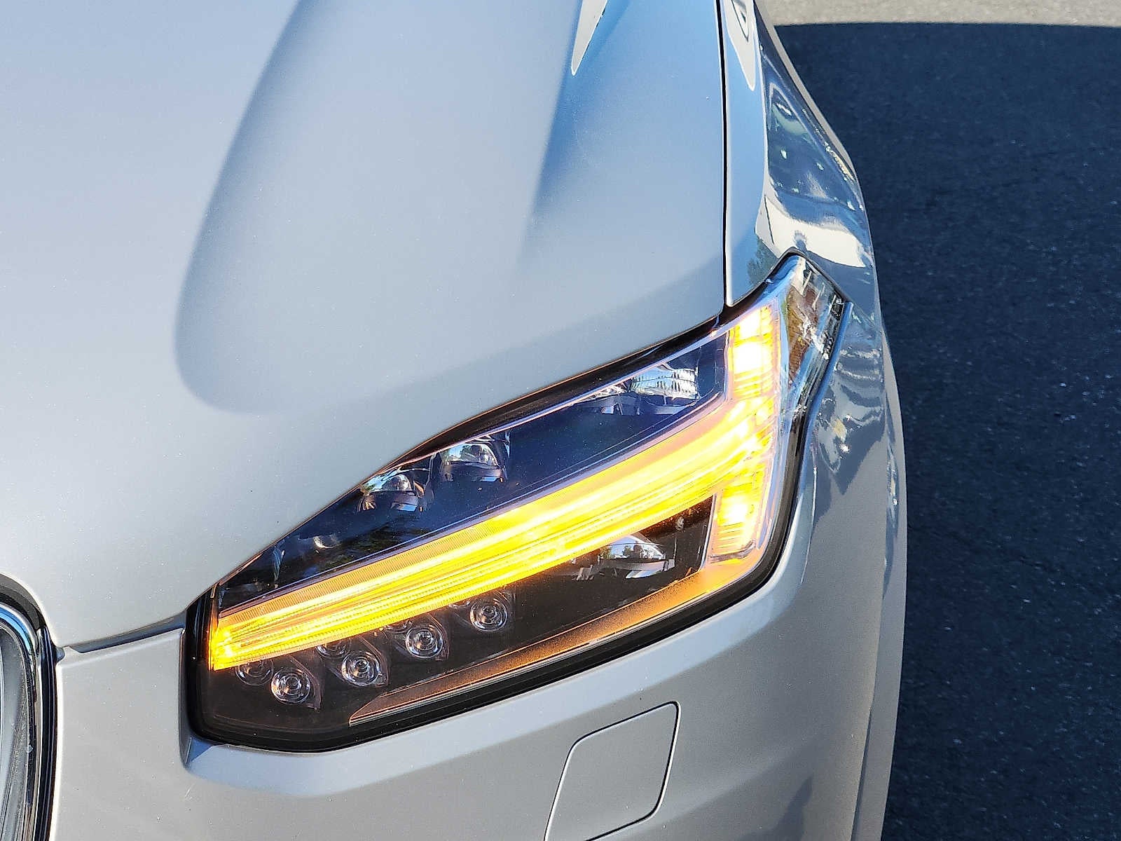2024 Volvo XC90 Plus Bright Theme