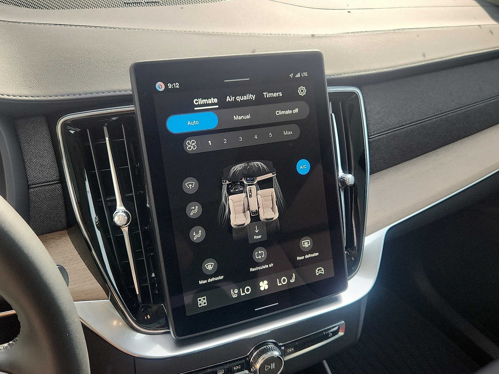 2026 Volvo XC90 Plus