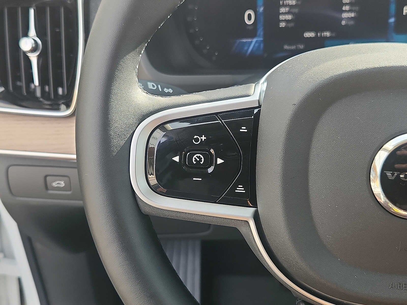 2026 Volvo XC90 Plus