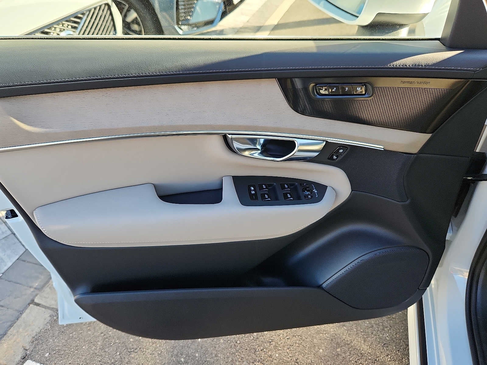 2027 Volvo XC90 Plus