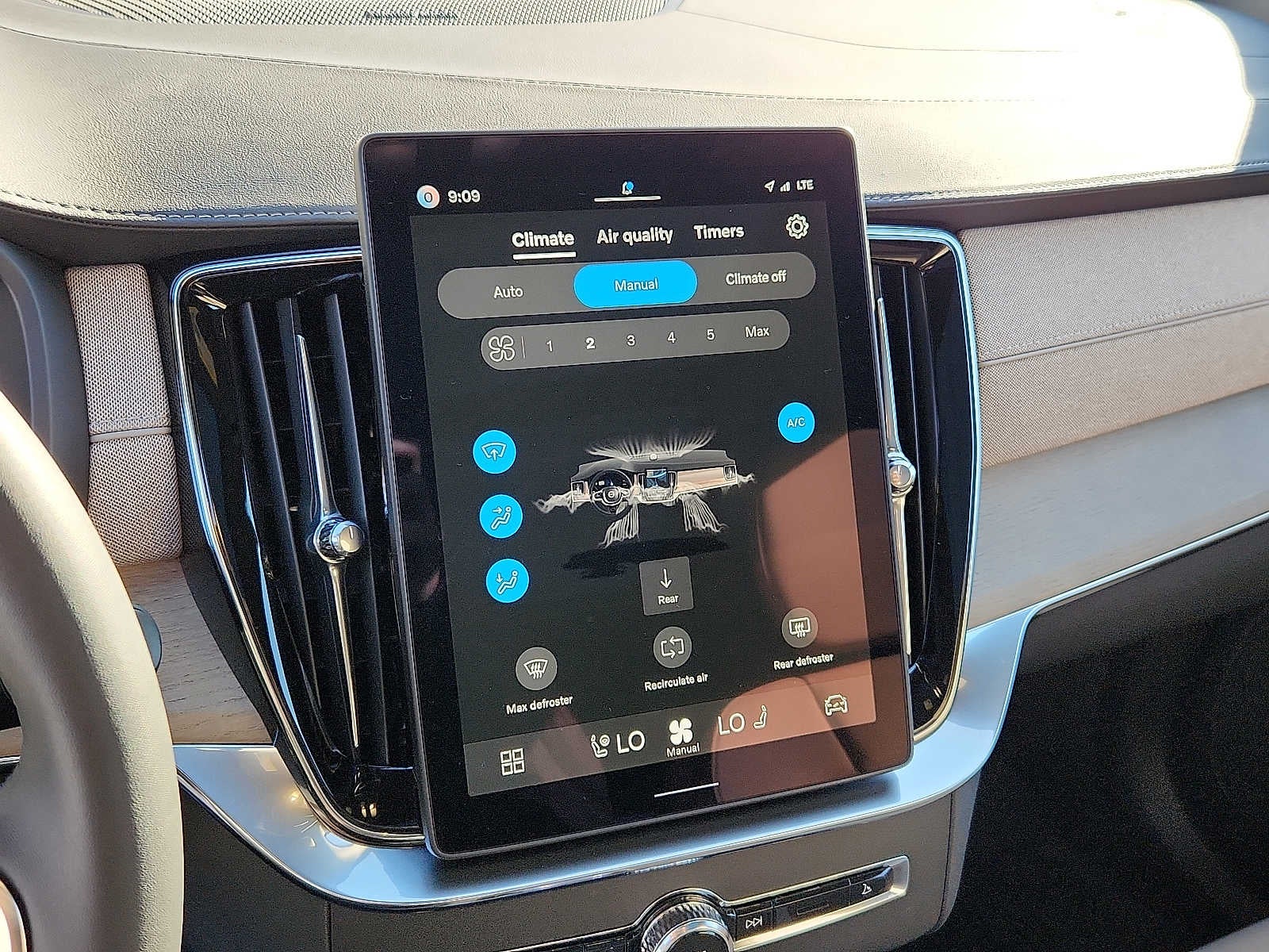 2027 Volvo XC90 Plus