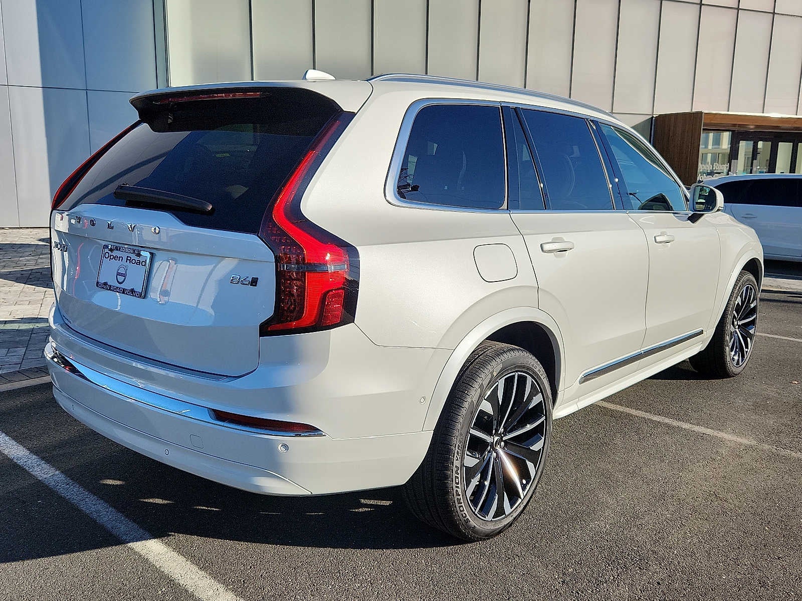 2027 Volvo XC90 Plus