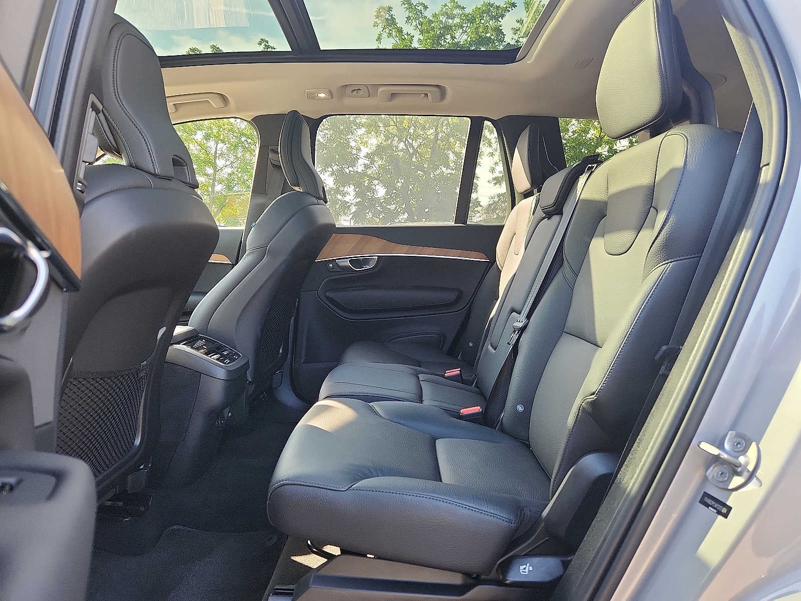 2024 Volvo XC90 Plus Bright Theme