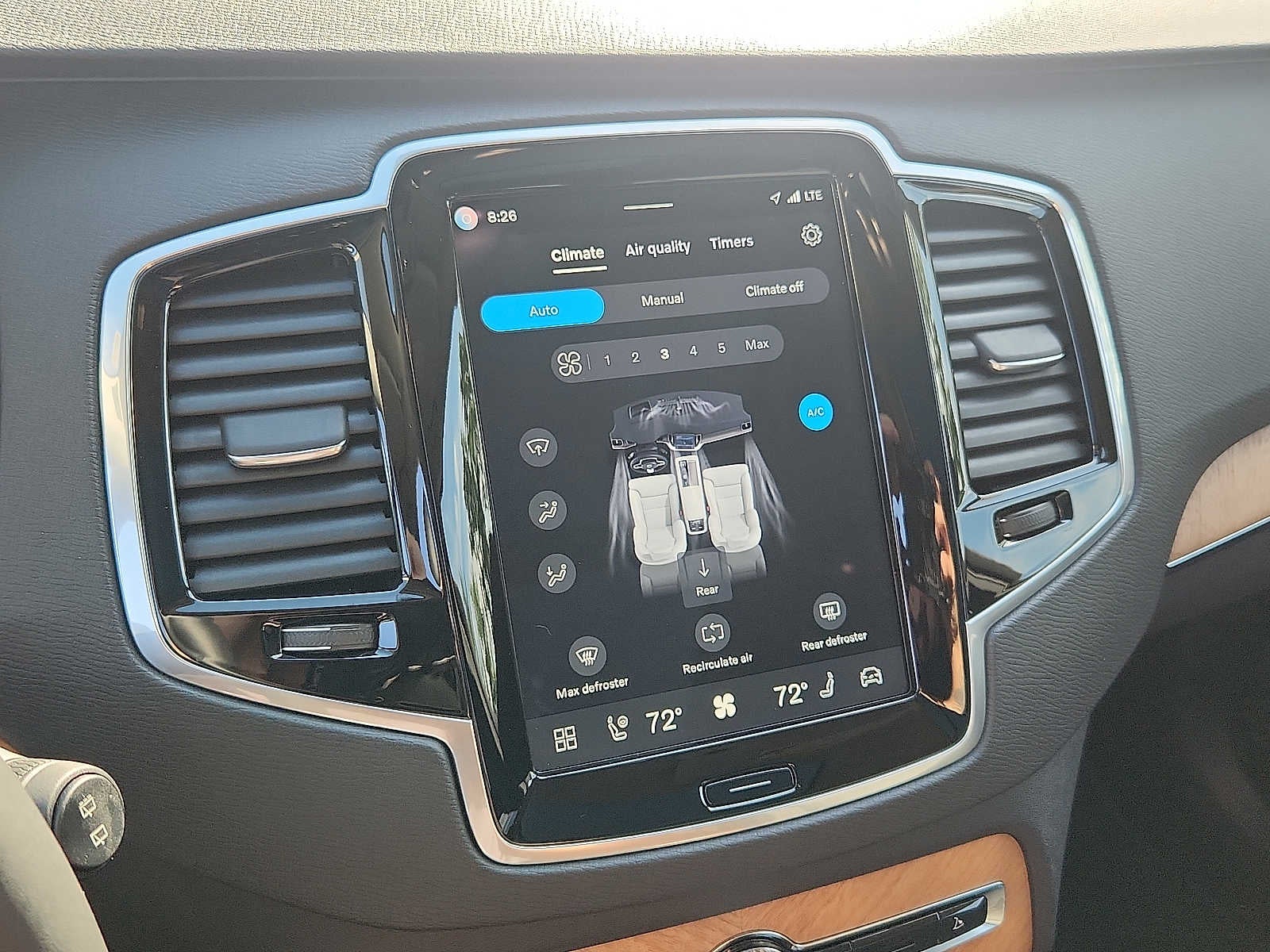 2024 Volvo XC90 Plus Bright Theme