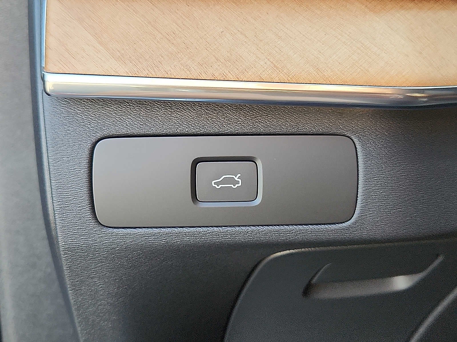 2024 Volvo XC90 Plus Bright Theme