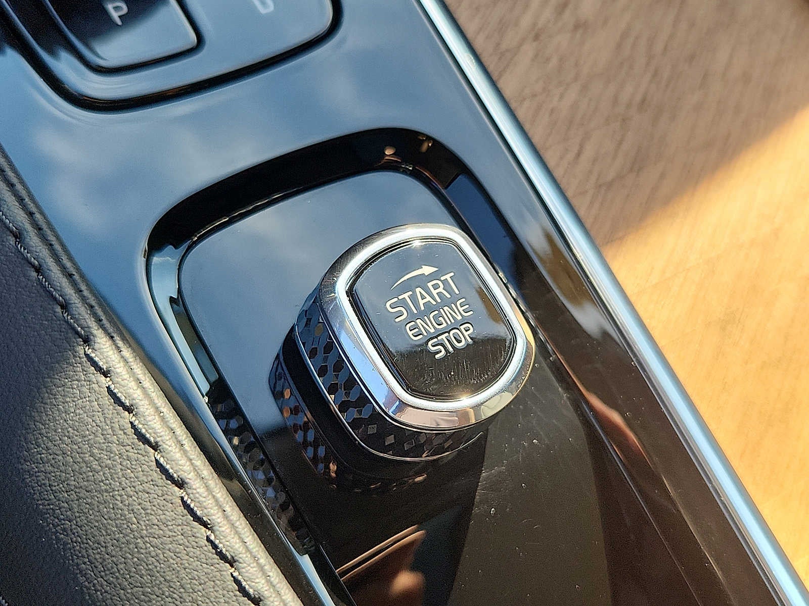 2024 Volvo XC90 Plus Bright Theme