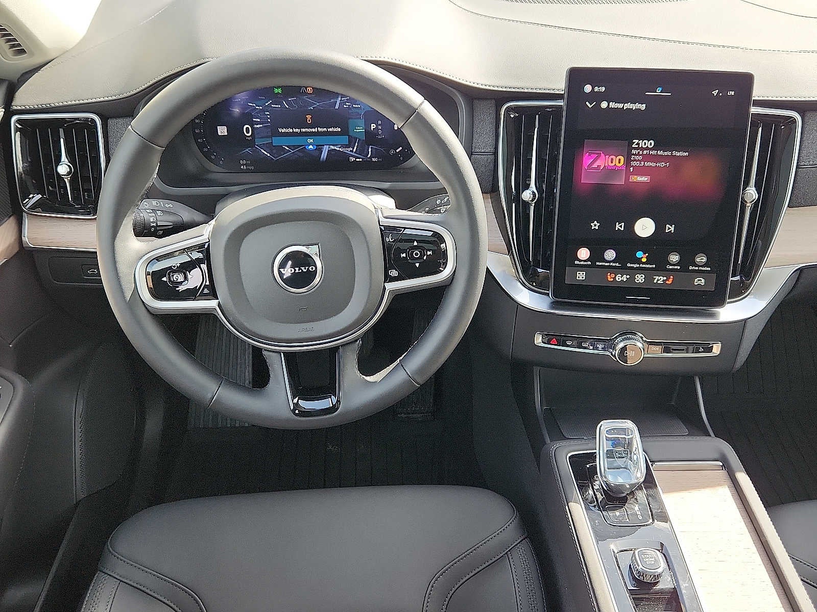 2026 Volvo XC90 Plus