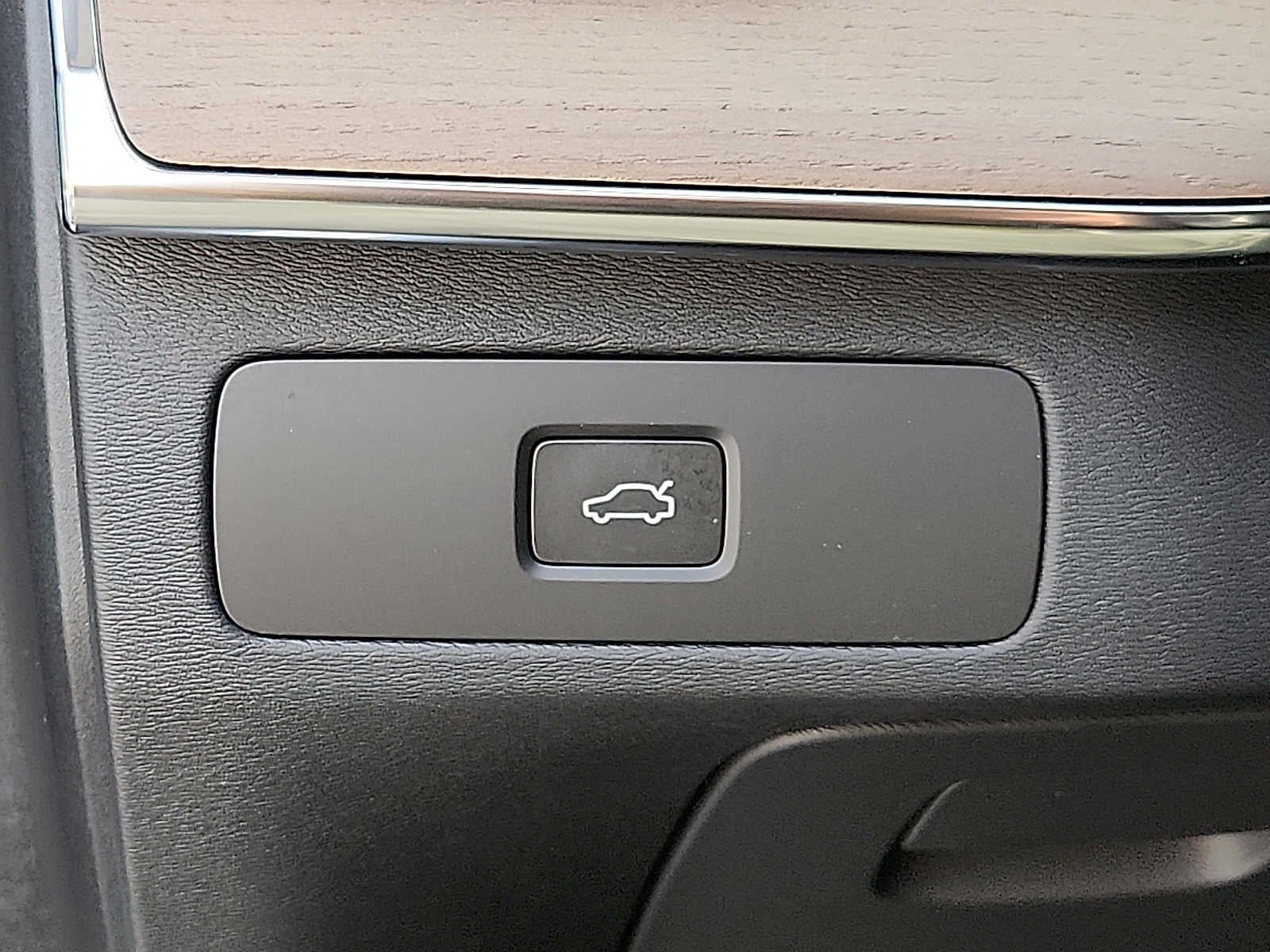 2026 Volvo XC90 Plus