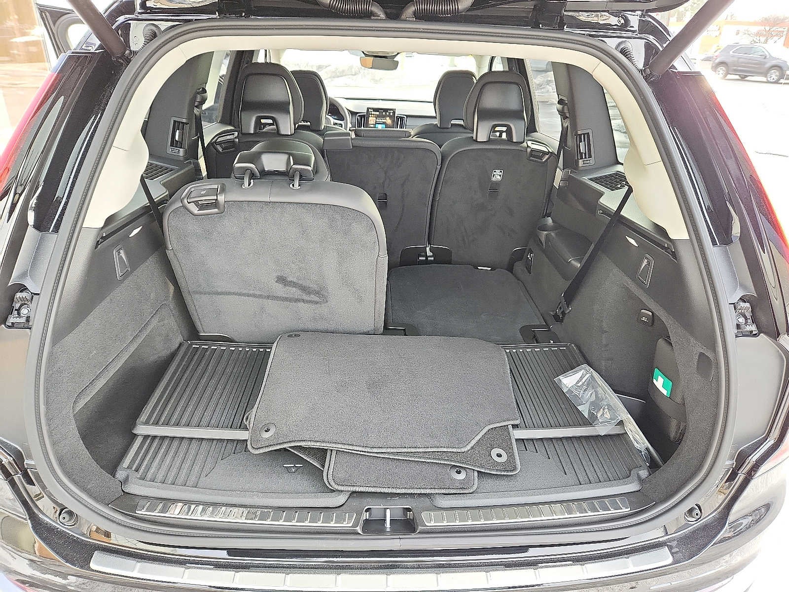 2026 Volvo XC90 Plus